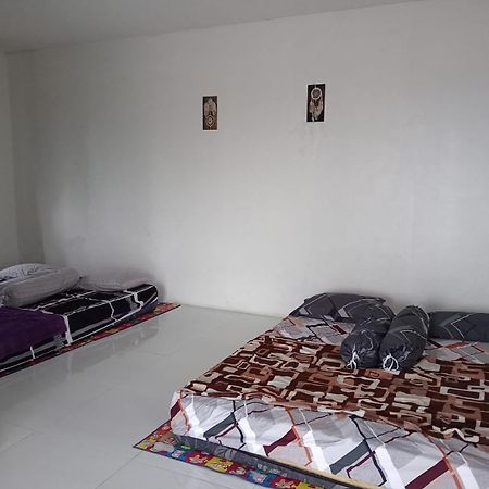 Villa Putih Tjisarua Exterior foto